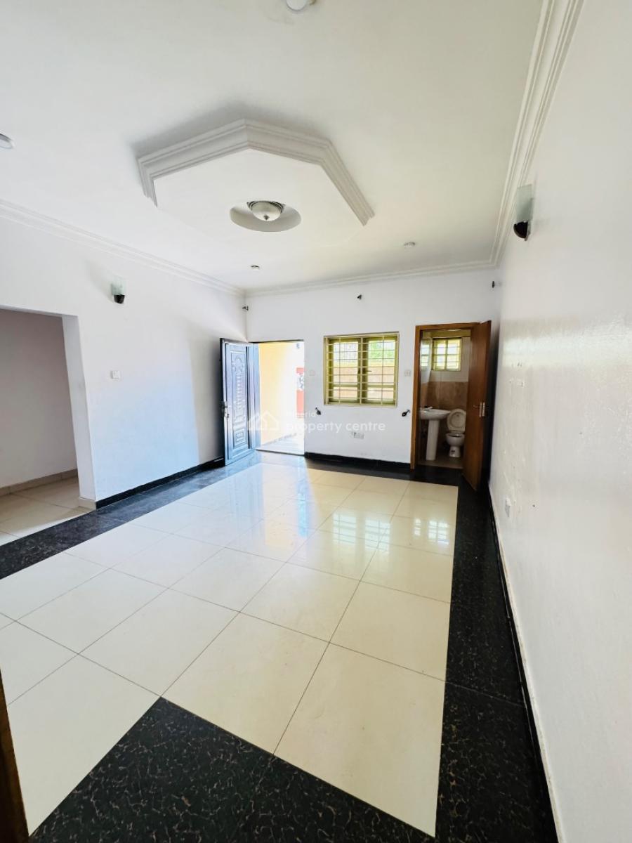 Spacious 2 Bedroom Apartment Available, Orchid Road, Lekki, Lagos, Flat / Apartment for Rent