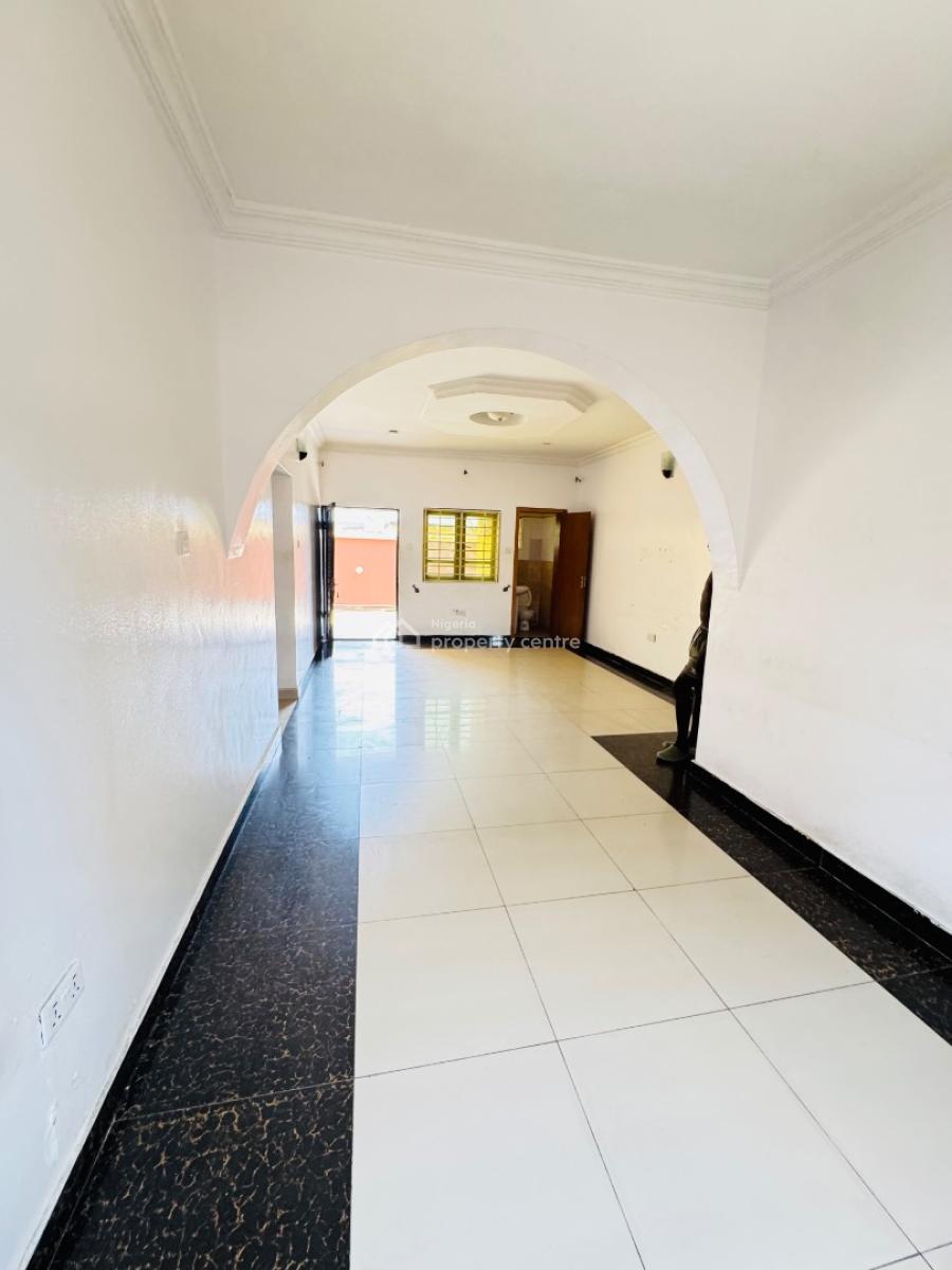 Spacious 2 Bedroom Apartment Available, Orchid Road, Lekki, Lagos, Flat / Apartment for Rent
