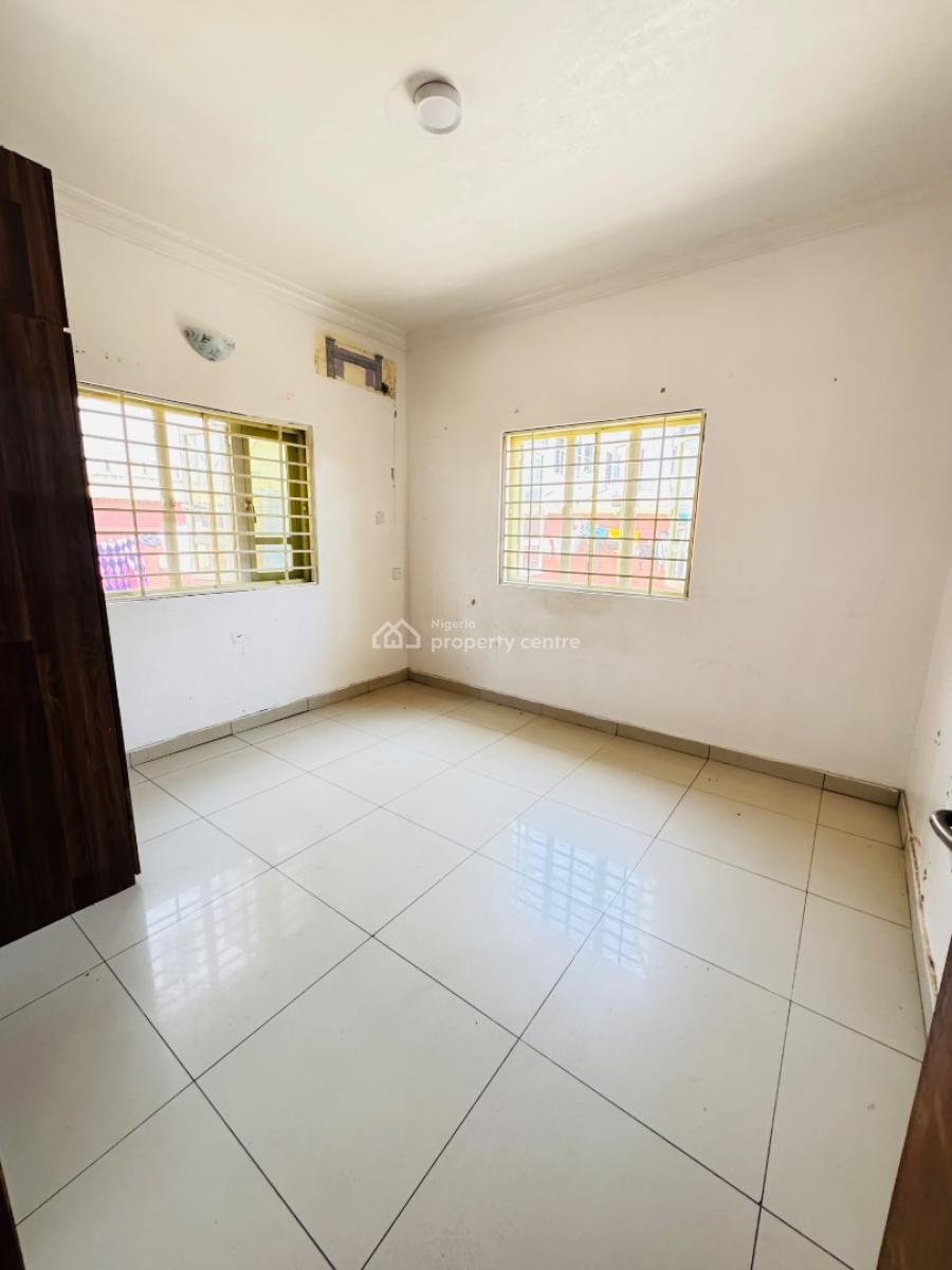 Spacious 2 Bedroom Apartment Available, Orchid Road, Lekki, Lagos, Flat / Apartment for Rent