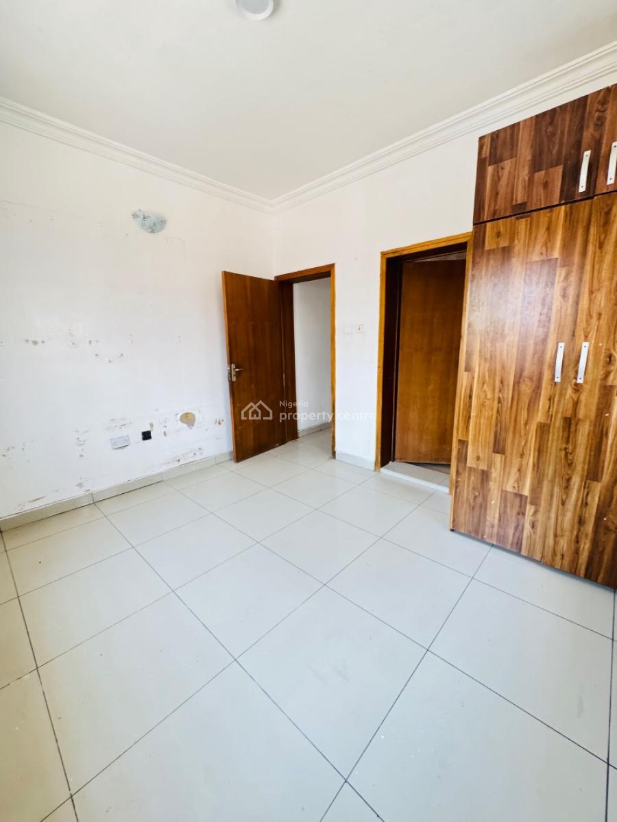 Spacious 2 Bedroom Apartment Available, Orchid Road, Lekki, Lagos, Flat / Apartment for Rent