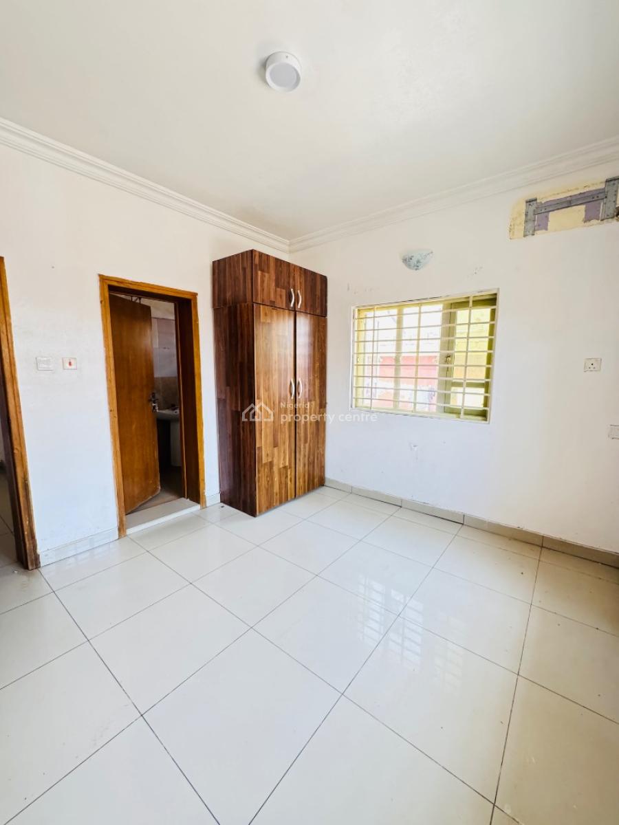 Spacious 2 Bedroom Apartment Available, Orchid Road, Lekki, Lagos, Flat / Apartment for Rent