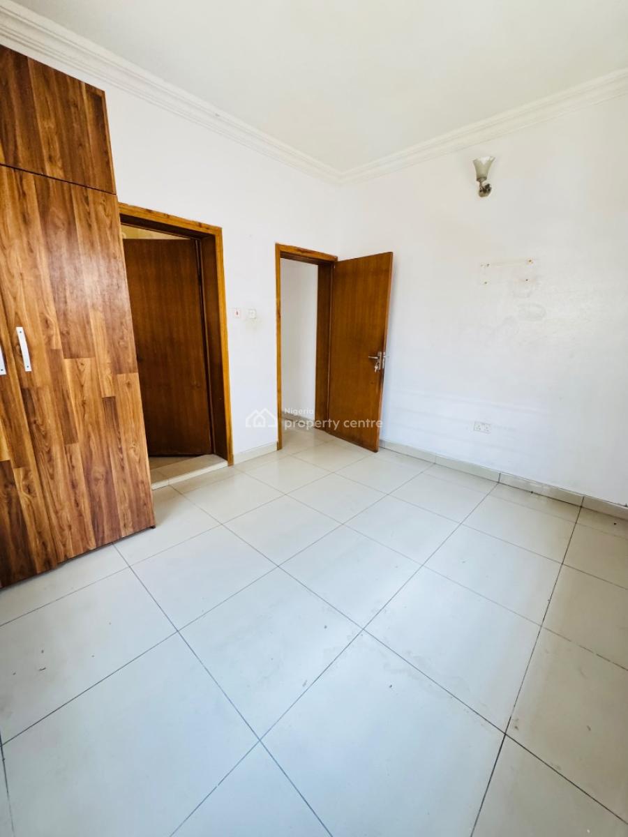 Spacious 2 Bedroom Apartment Available, Orchid Road, Lekki, Lagos, Flat / Apartment for Rent