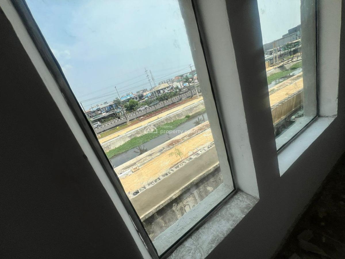 Office Space in a Commercial Area, Off Admiralty Way in a Busy Location, Lekki Phase 1, Lekki, Lagos, Office Space for Rent