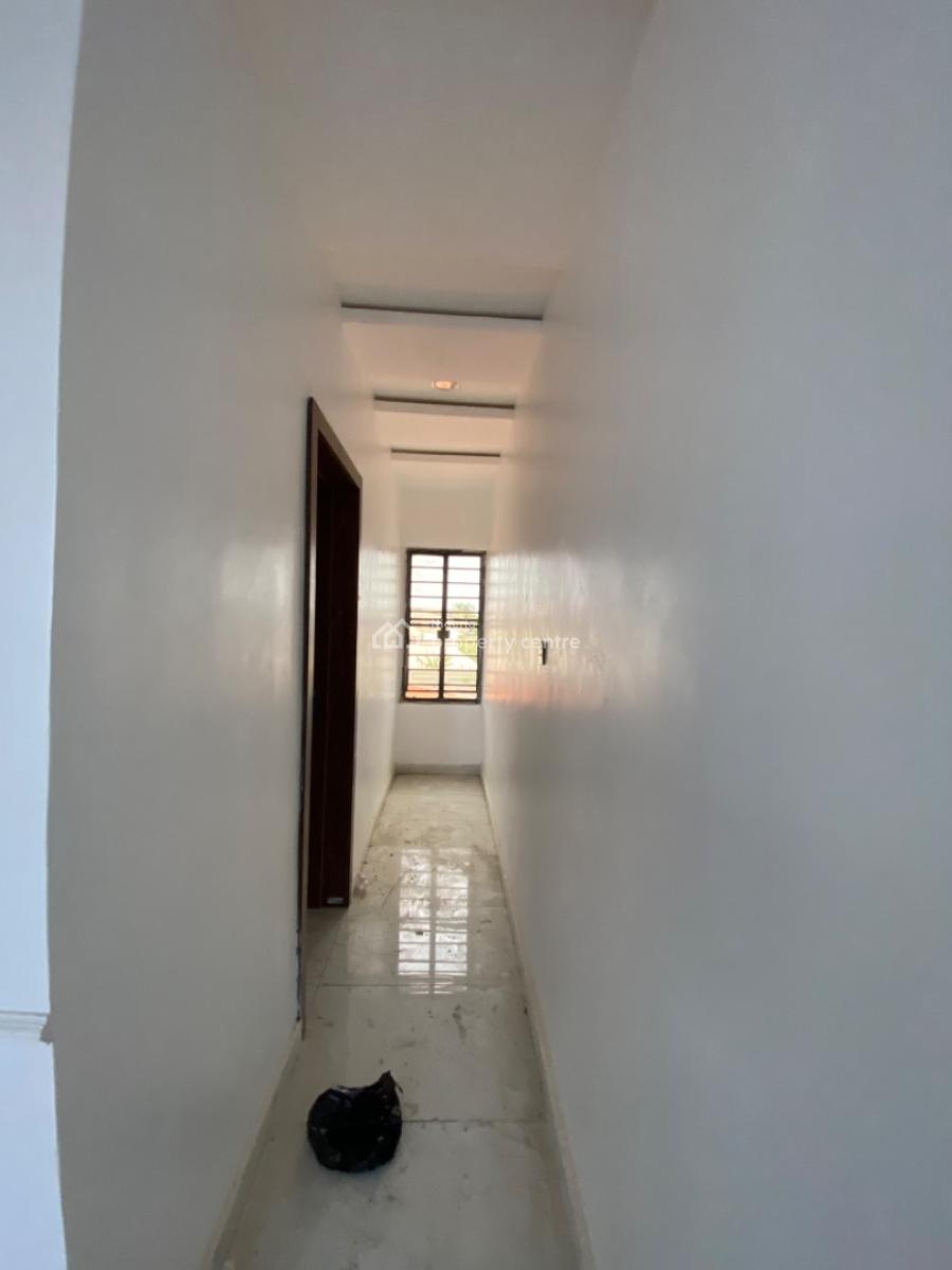 2 Bedroom Apartment, New Road, Ologolo, Lekki, Lagos, Flat / Apartment for Sale