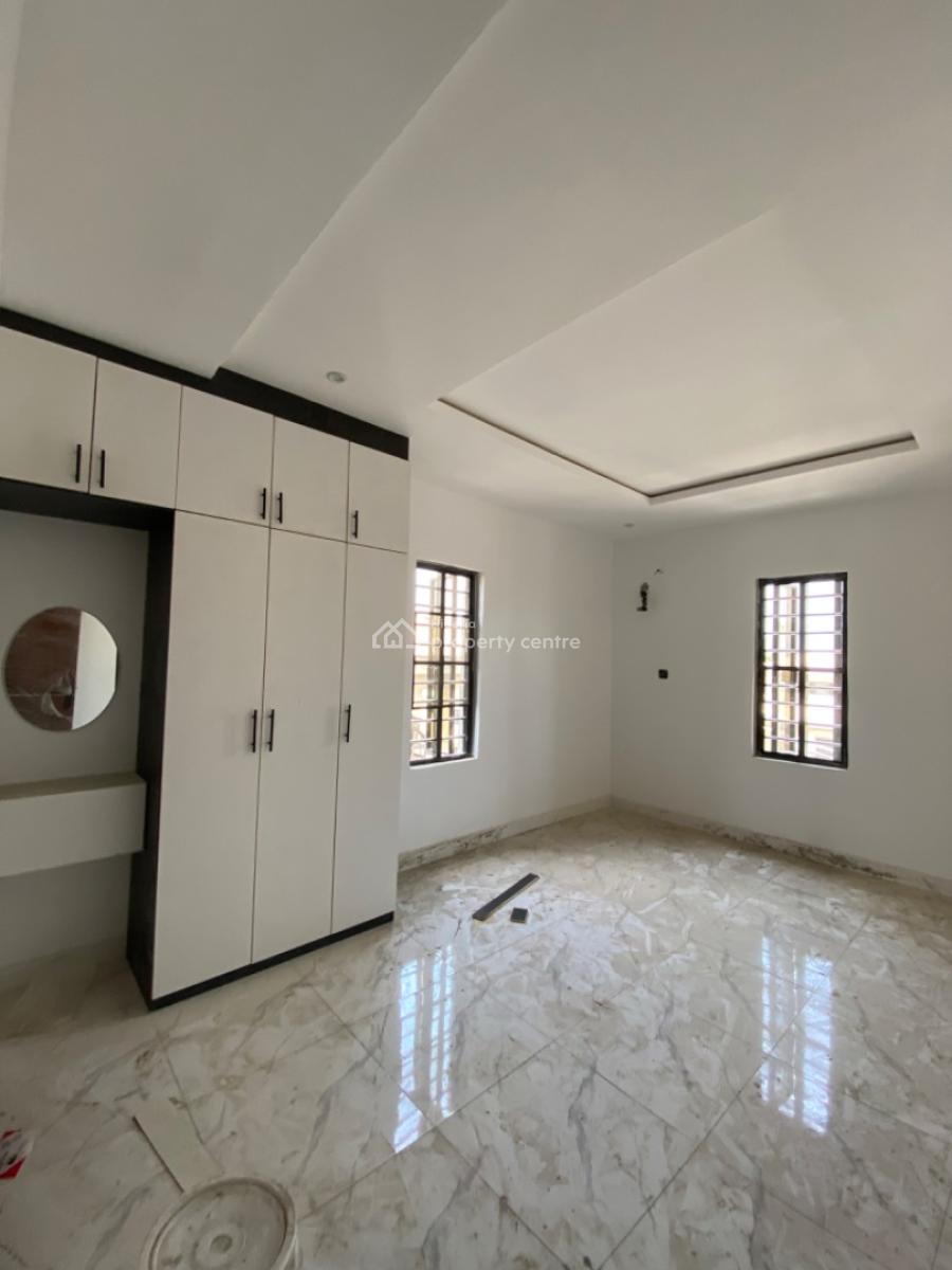 2 Bedroom Apartment, New Road, Ologolo, Lekki, Lagos, Flat / Apartment for Sale