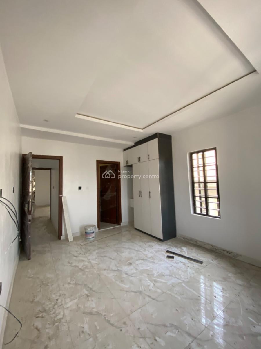 2 Bedroom Apartment, New Road, Ologolo, Lekki, Lagos, Flat / Apartment for Sale