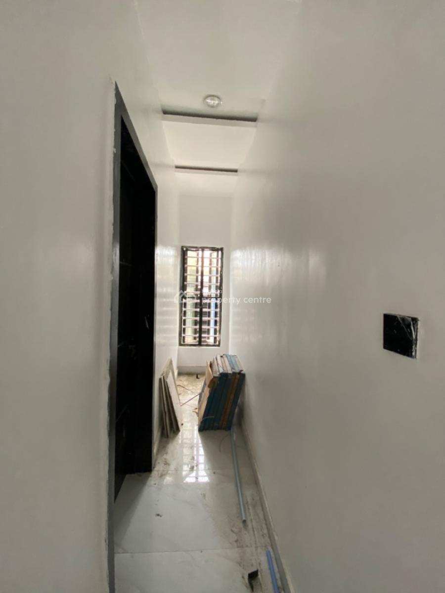 2 Bedroom Apartment, New Road, Ologolo, Lekki, Lagos, Flat / Apartment for Sale