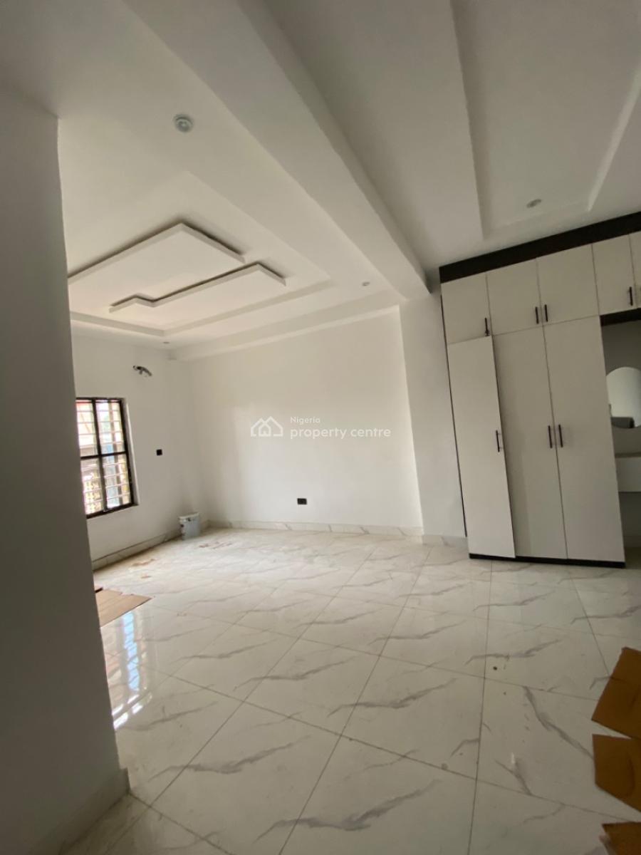 2 Bedroom Apartment, New Road, Ologolo, Lekki, Lagos, Flat / Apartment for Sale