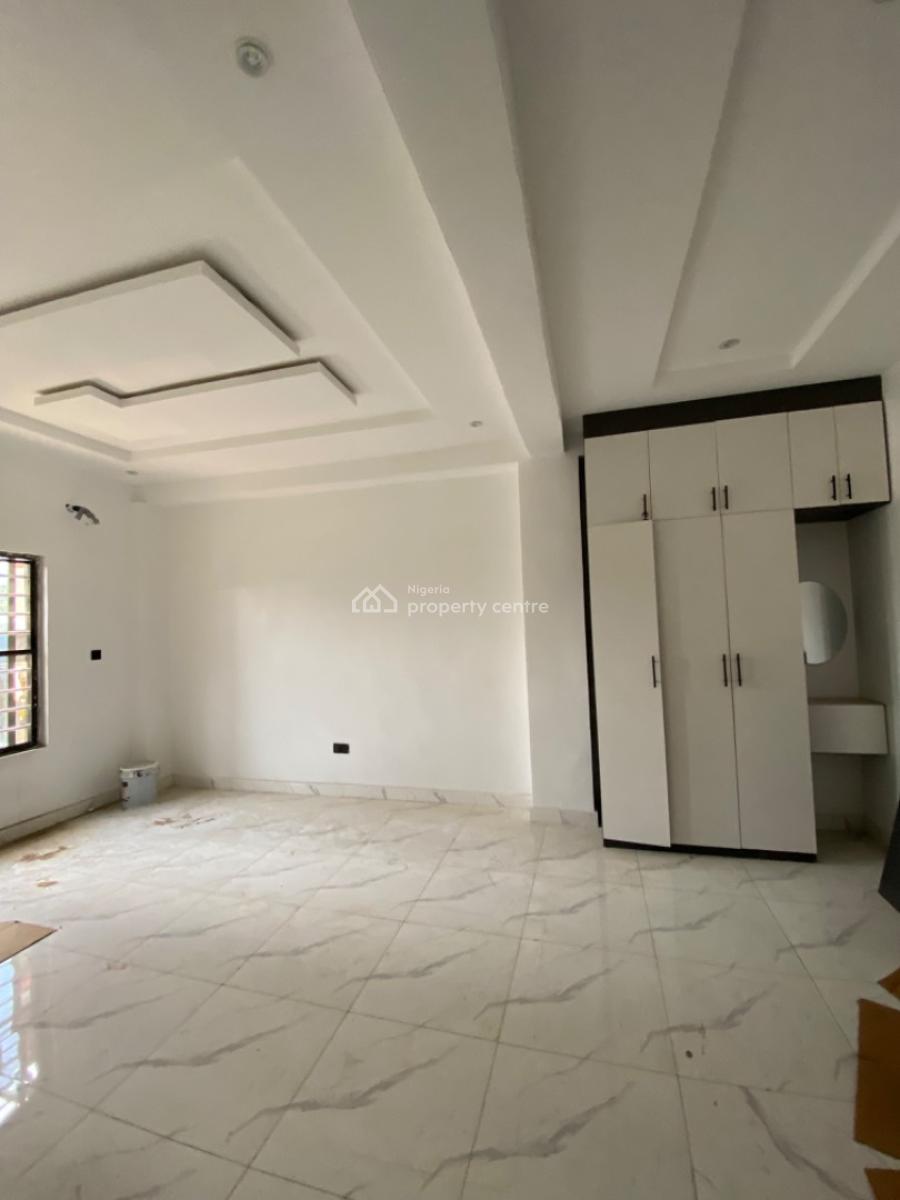 2 Bedroom Apartment, New Road, Ologolo, Lekki, Lagos, Flat / Apartment for Sale