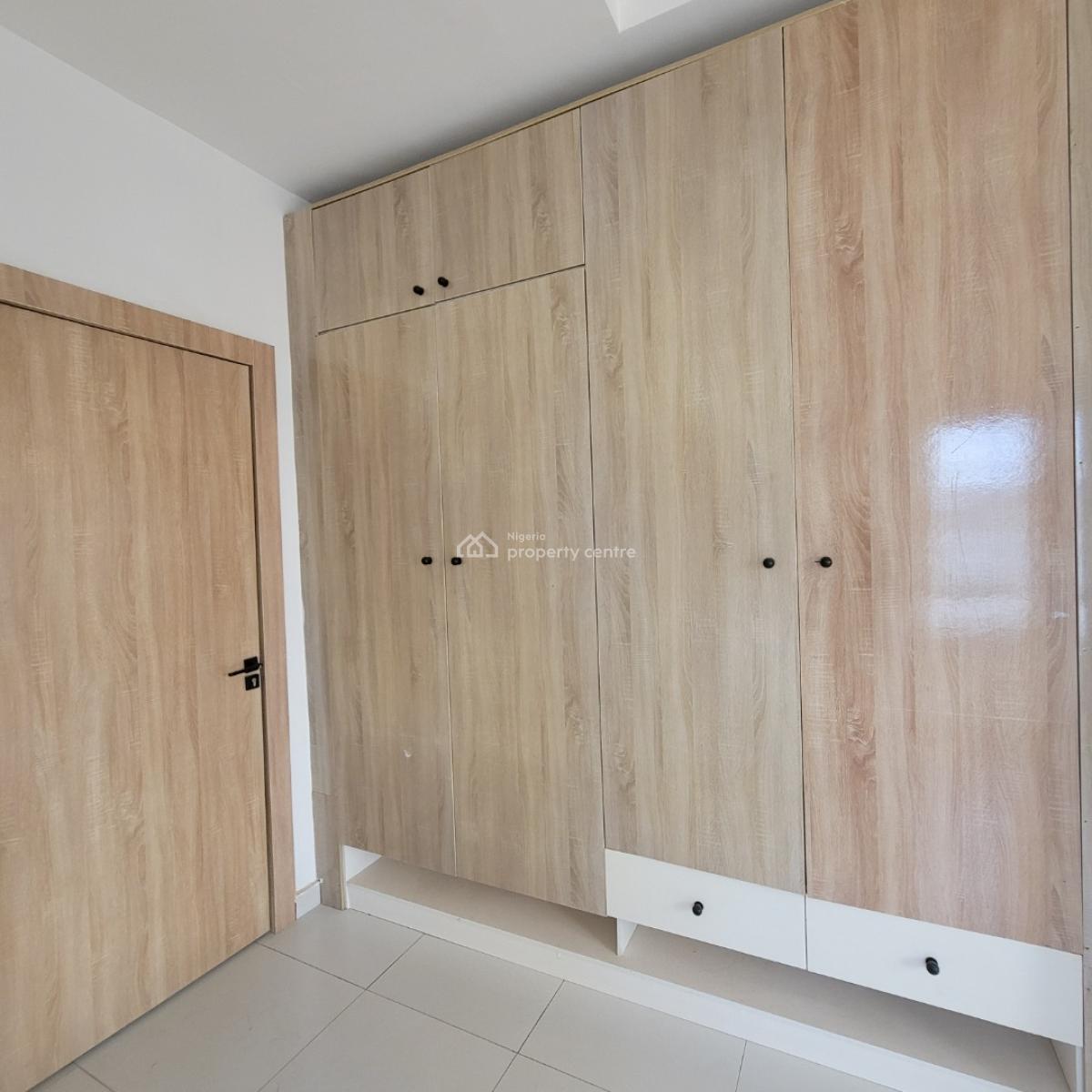 Marvelous 2 Bedroom Apartment with Pool, Elevator, Ologolo, Lekki, Lagos, Flat / Apartment for Sale