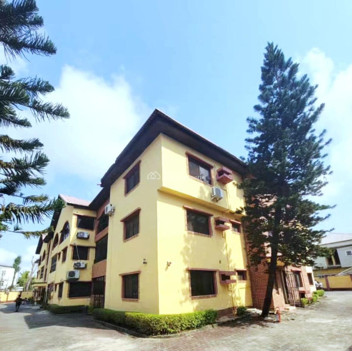 Spacious 4-bedroom Penthouse, Lekki Phase 1, Lekki, Lagos, Flat / Apartment for Rent