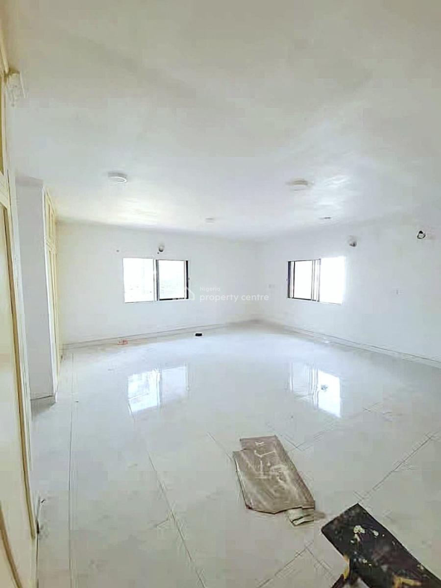 Spacious 4-bedroom Penthouse, Lekki Phase 1, Lekki, Lagos, Flat / Apartment for Rent