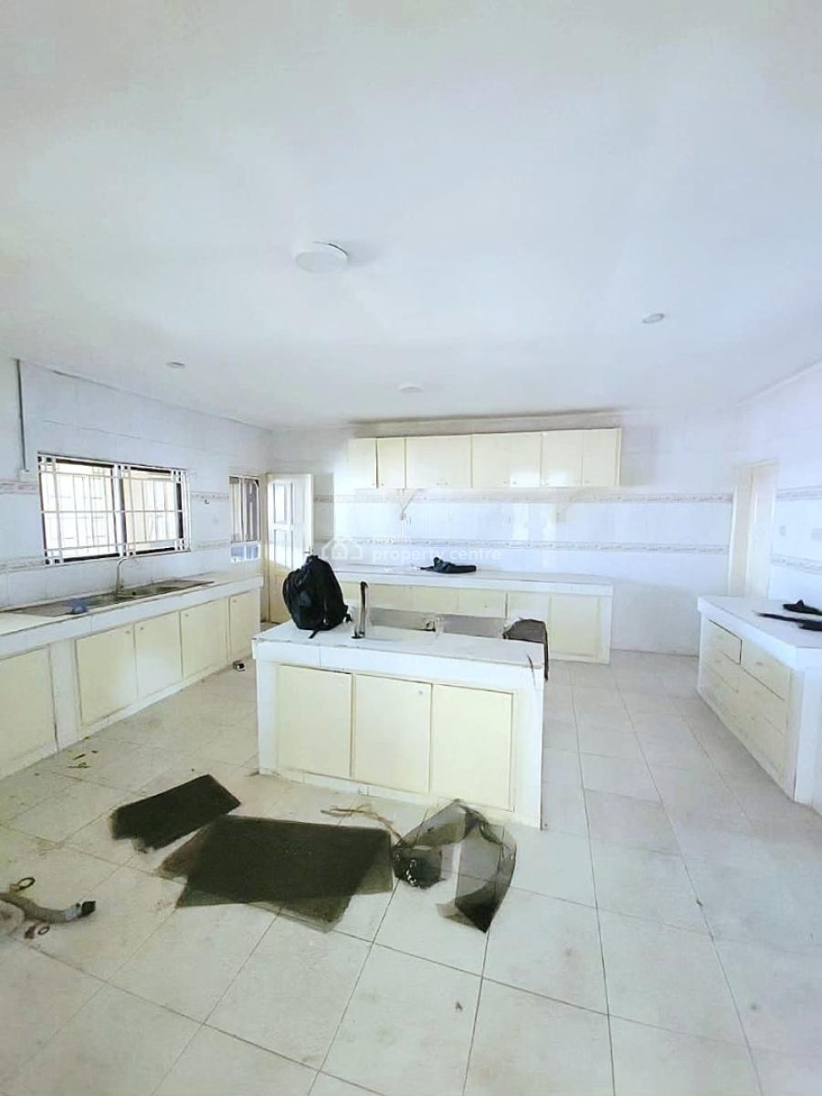 Spacious 4-bedroom Penthouse, Lekki Phase 1, Lekki, Lagos, Flat / Apartment for Rent