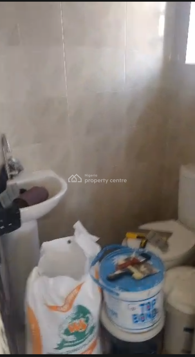 2 Bedroom Apartment, Ogombo, Lekki Phase 2, Lekki, Lagos, Flat / Apartment for Rent