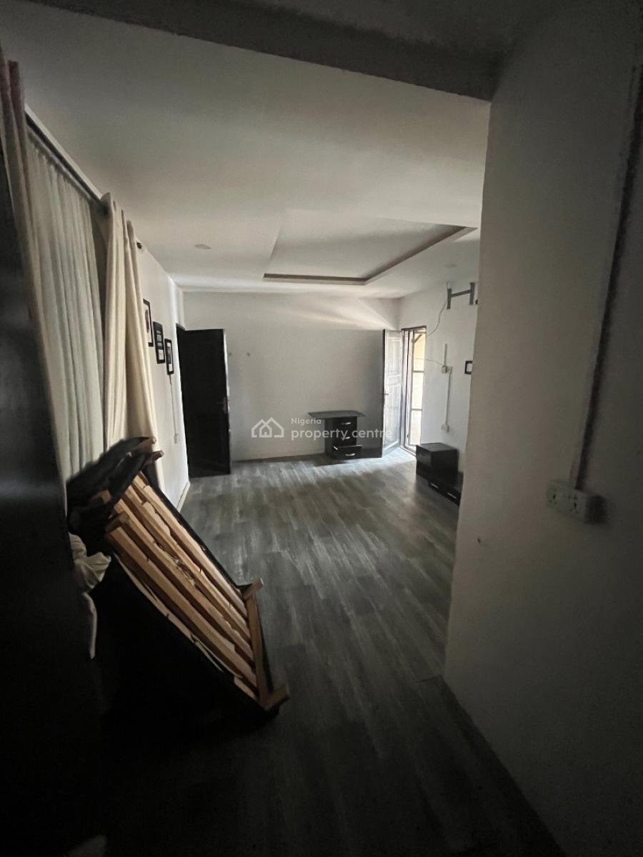 Big Self Contain, Off Admiralty Way, Lekki Phase 1, Lekki, Lagos, Self Contain (single Rooms) for Rent