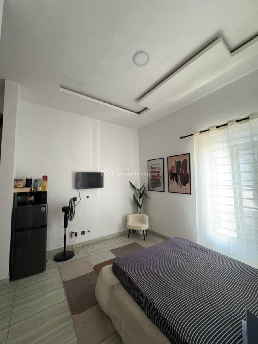 1 Bedroom Shared Apartment, Osapa, Lekki, Lagos, Mini Flat (room and Parlour) for Rent