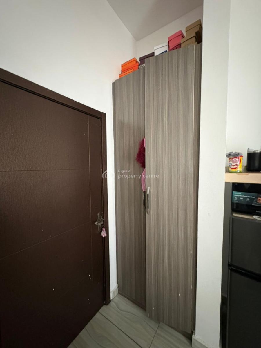 1 Bedroom Shared Apartment, Osapa, Lekki, Lagos, Mini Flat (room and Parlour) for Rent