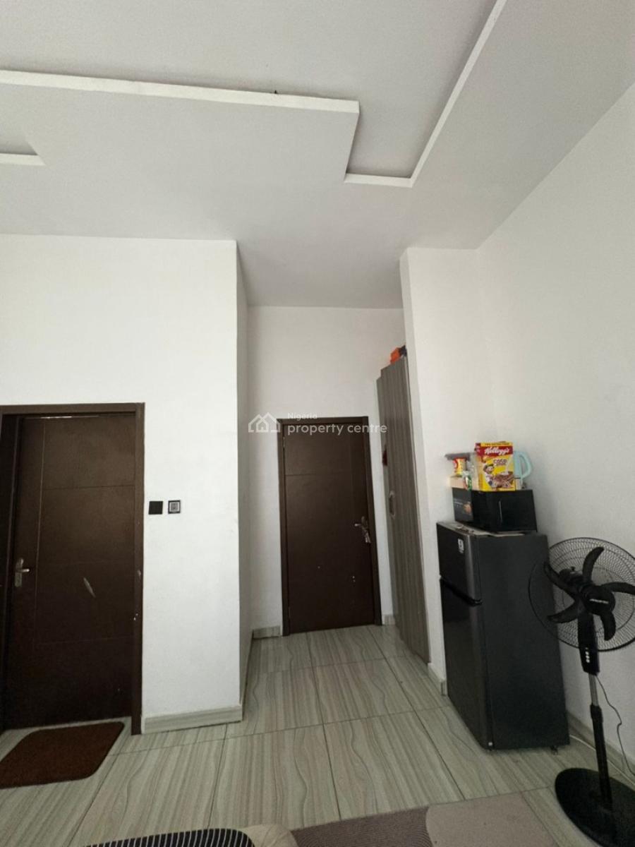 1 Bedroom Shared Apartment, Osapa, Lekki, Lagos, Mini Flat (room and Parlour) for Rent