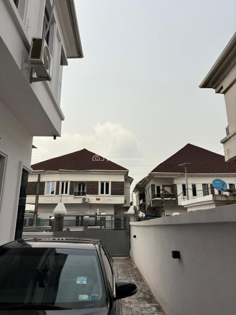 1 Bedroom Shared Apartment, Osapa, Lekki, Lagos, Mini Flat (room and Parlour) for Rent