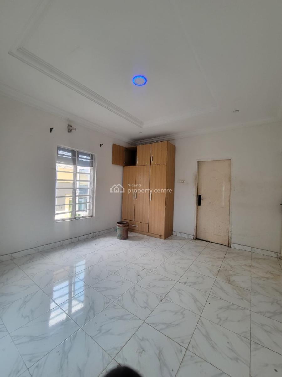 Standard Ensuit 3 Bedroom Apt Upfloor and Ground Floor, in a Secured Est, Badore, Ajah, Lagos, Flat / Apartment for Rent