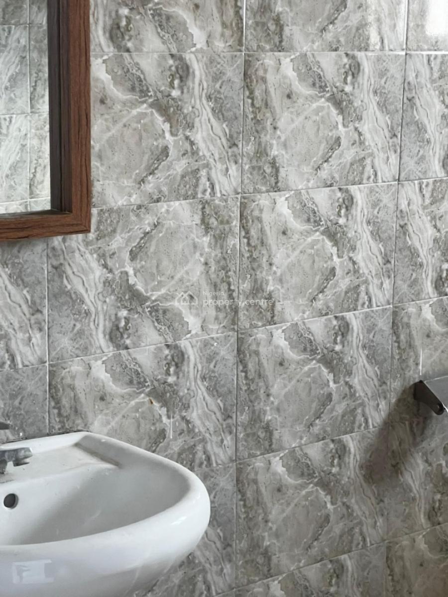 Price Friendsly 3bedroom  Apartment Upstairs in Ikate, Ikate, Lekki, Lagos, Flat / Apartment for Rent