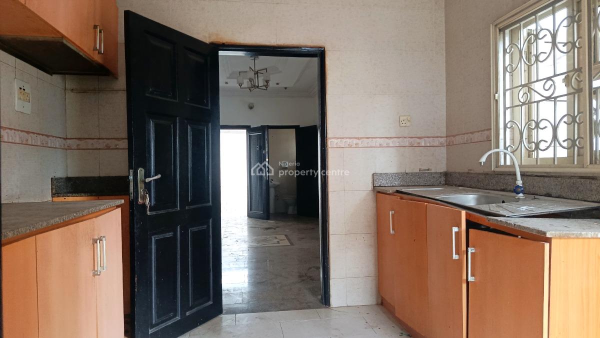 Spacious 2 Bedroom Flat All En-suite, By Adetoro Adelaja Street, Gra Phase 2, Magodo, Lagos, Flat / Apartment for Rent