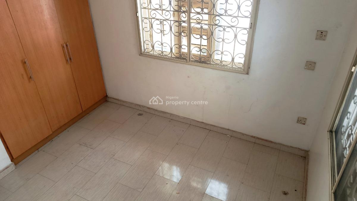 Spacious 2 Bedroom Flat All En-suite, By Adetoro Adelaja Street, Gra Phase 2, Magodo, Lagos, Flat / Apartment for Rent