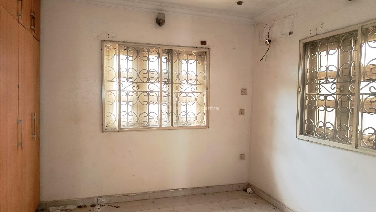 Spacious 2 Bedroom Flat All En-suite, By Adetoro Adelaja Street, Gra Phase 2, Magodo, Lagos, Flat / Apartment for Rent