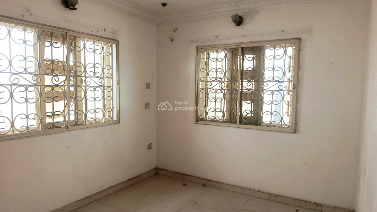 Spacious 2 Bedroom Flat All En-suite, By Adetoro Adelaja Street, Gra Phase 2, Magodo, Lagos, Flat / Apartment for Rent