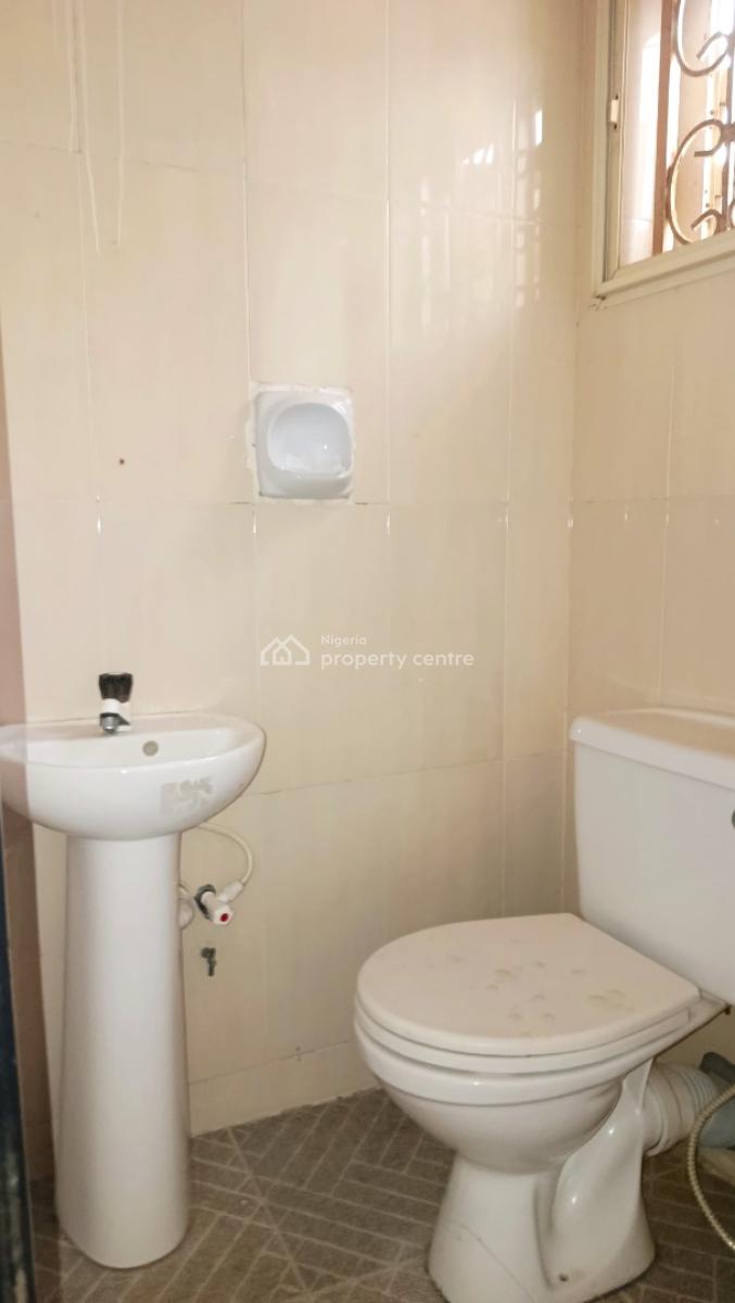 Spacious 2 Bedroom Flat All En-suite, By Adetoro Adelaja Street, Gra Phase 2, Magodo, Lagos, Flat / Apartment for Rent