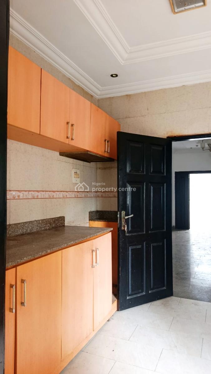 Spacious 2 Bedroom Flat All En-suite, By Adetoro Adelaja Street, Gra Phase 2, Magodo, Lagos, Flat / Apartment for Rent