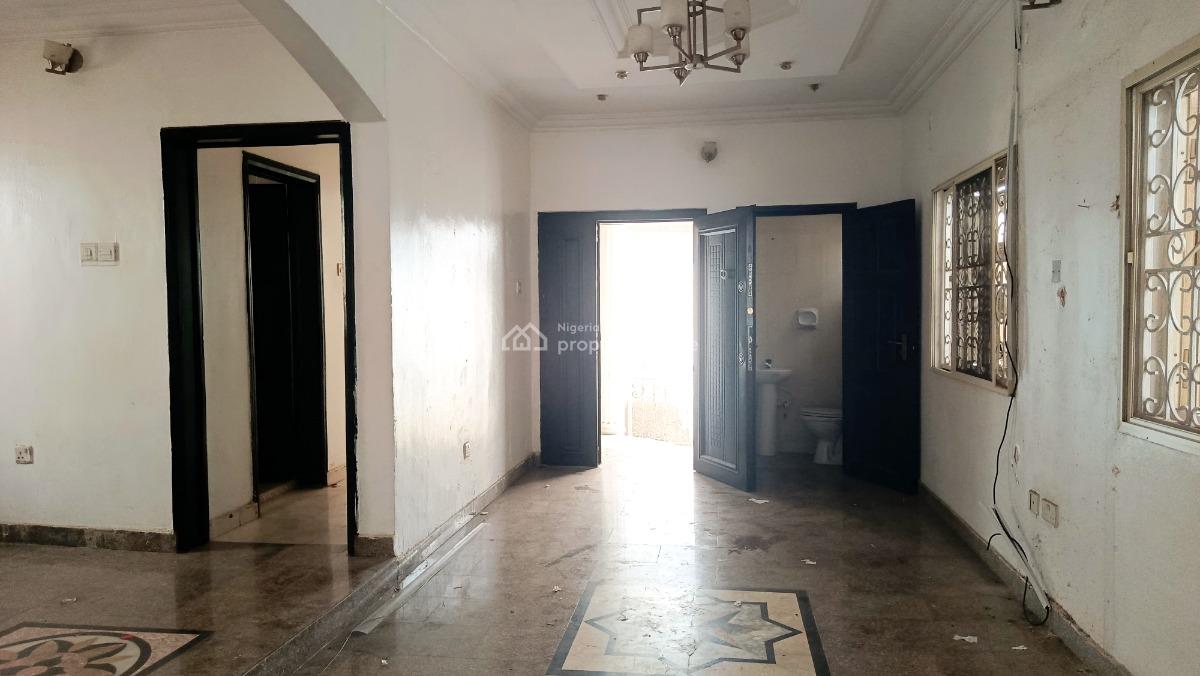 Spacious 2 Bedroom Flat All En-suite, By Adetoro Adelaja Street, Gra Phase 2, Magodo, Lagos, Flat / Apartment for Rent