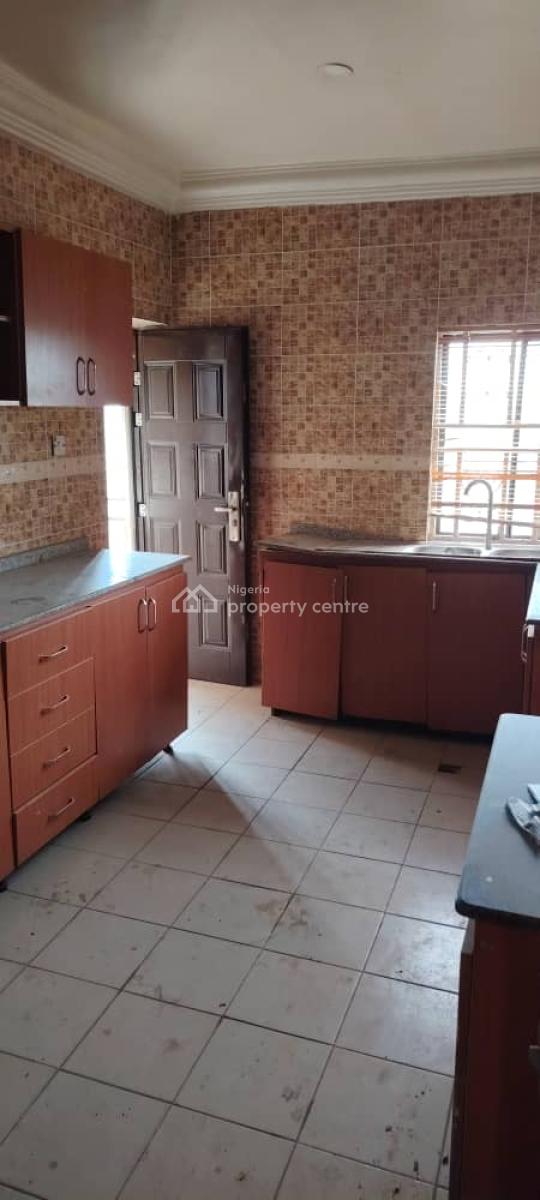 3 Bedroom Flat on The Second Floor, Wuse 2, Abuja, Flat / Apartment for Rent