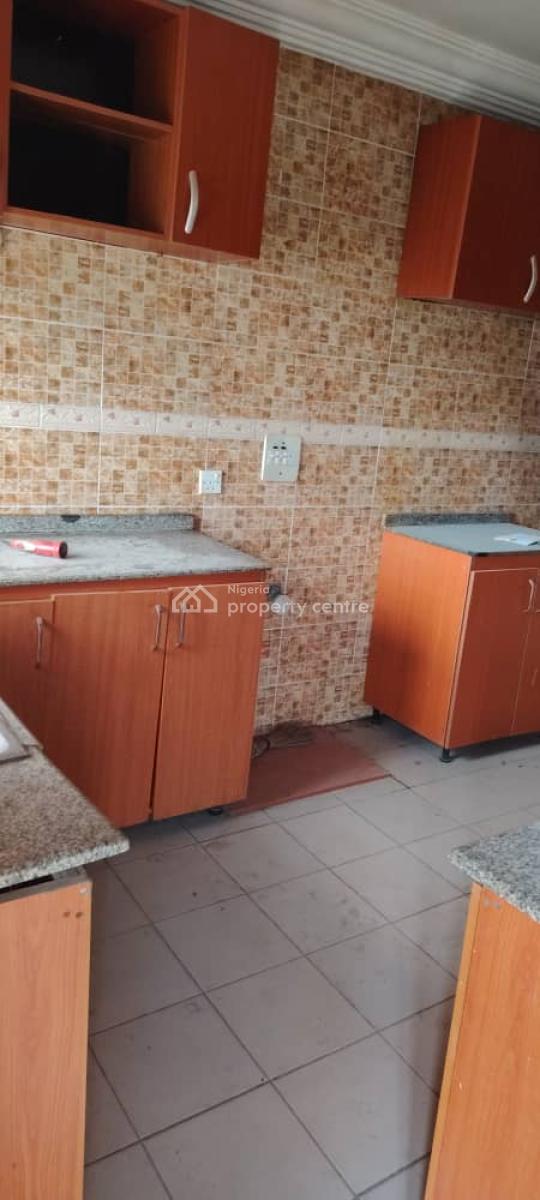 3 Bedroom Flat on The Second Floor, Wuse 2, Abuja, Flat / Apartment for Rent