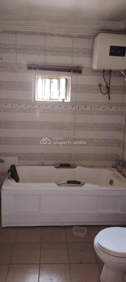 3 Bedroom Flat on The Second Floor, Wuse 2, Abuja, Flat / Apartment for Rent