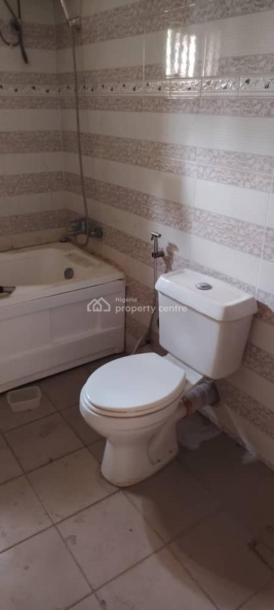 3 Bedroom Flat on The Second Floor, Wuse 2, Abuja, Flat / Apartment for Rent