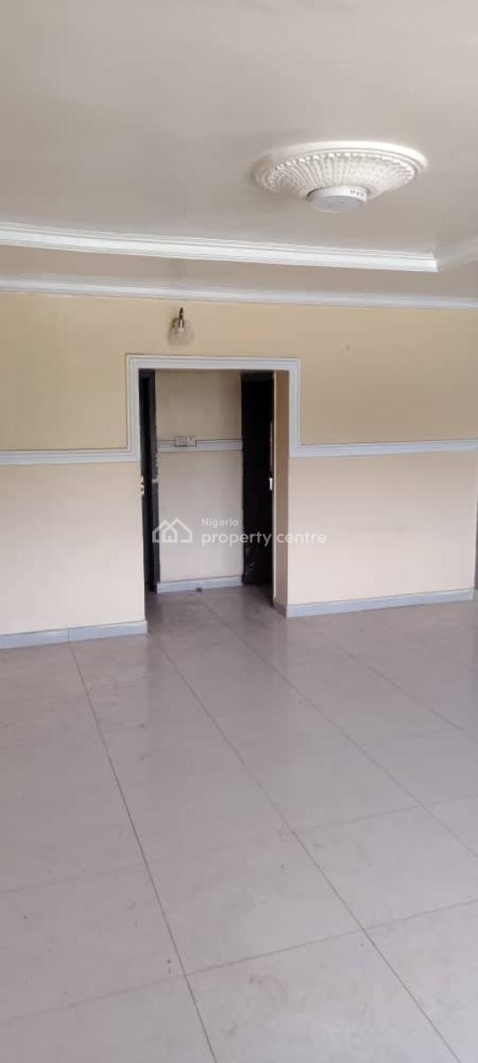 3 Bedroom Flat on The Second Floor, Wuse 2, Abuja, Flat / Apartment for Rent