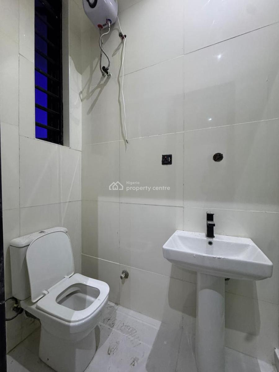 Self Serviced  Luxury 5  Bedroom Duplex with a Pool, Ikota, Lekki, Lagos, Detached Duplex for Sale