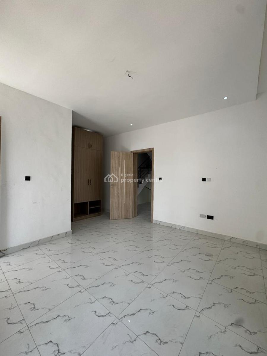 Fully Serviced and Spacious 4 Bedroom Duplex with Bq on 2 Floors, Lekki, Lagos, Detached Duplex for Sale