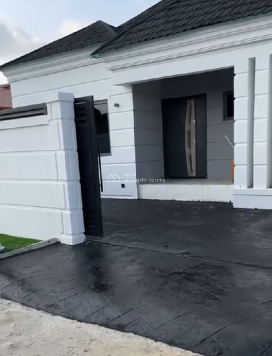 Exquisitely Modernised  3-bedroom Detached Bungalow, Abraham Adesanya, Ajah, Lagos, Detached Bungalow for Sale
