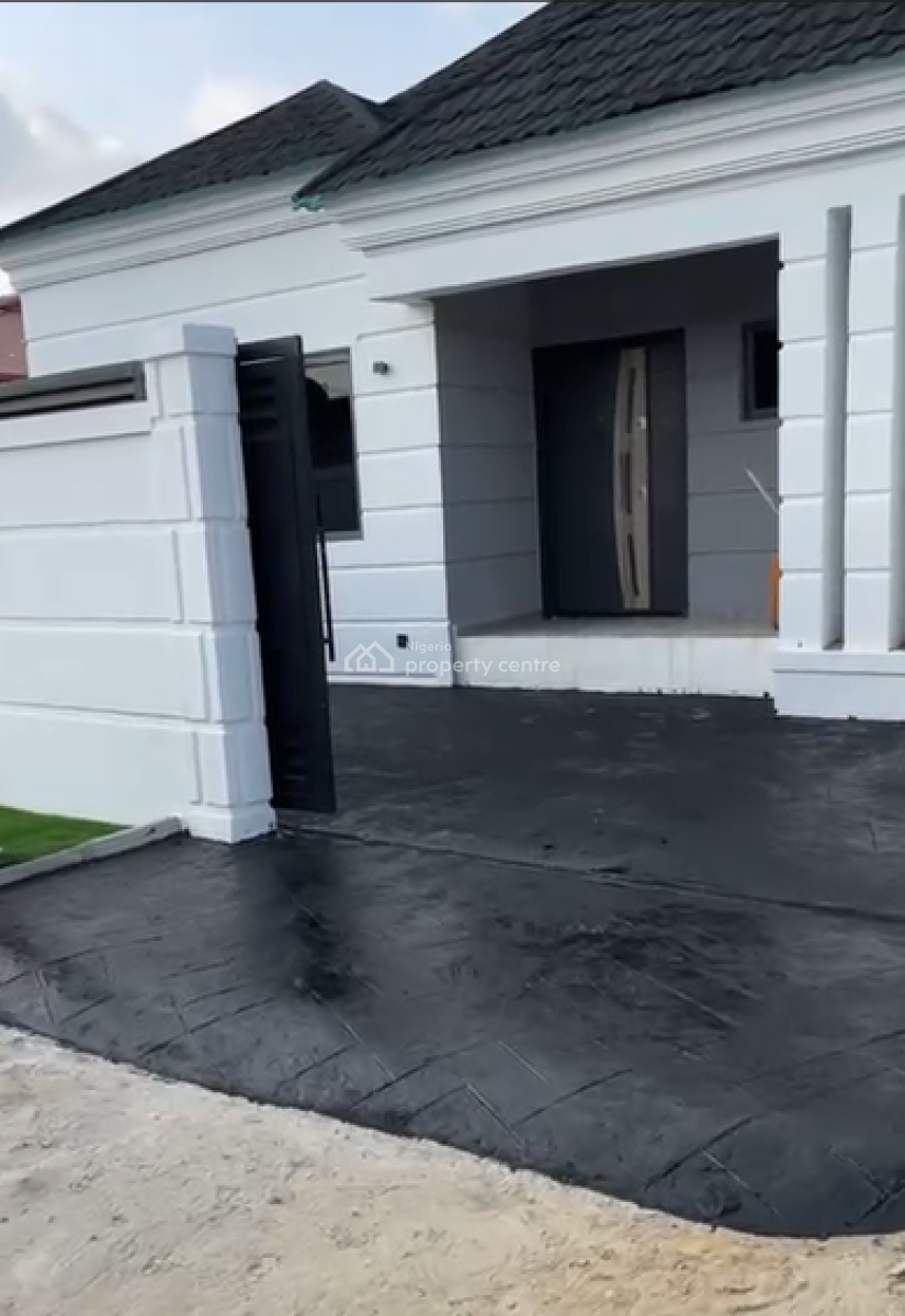 Exquisitely Modernised  3-bedroom Detached Bungalow, Abraham Adesanya, Ajah, Lagos, Detached Bungalow for Sale