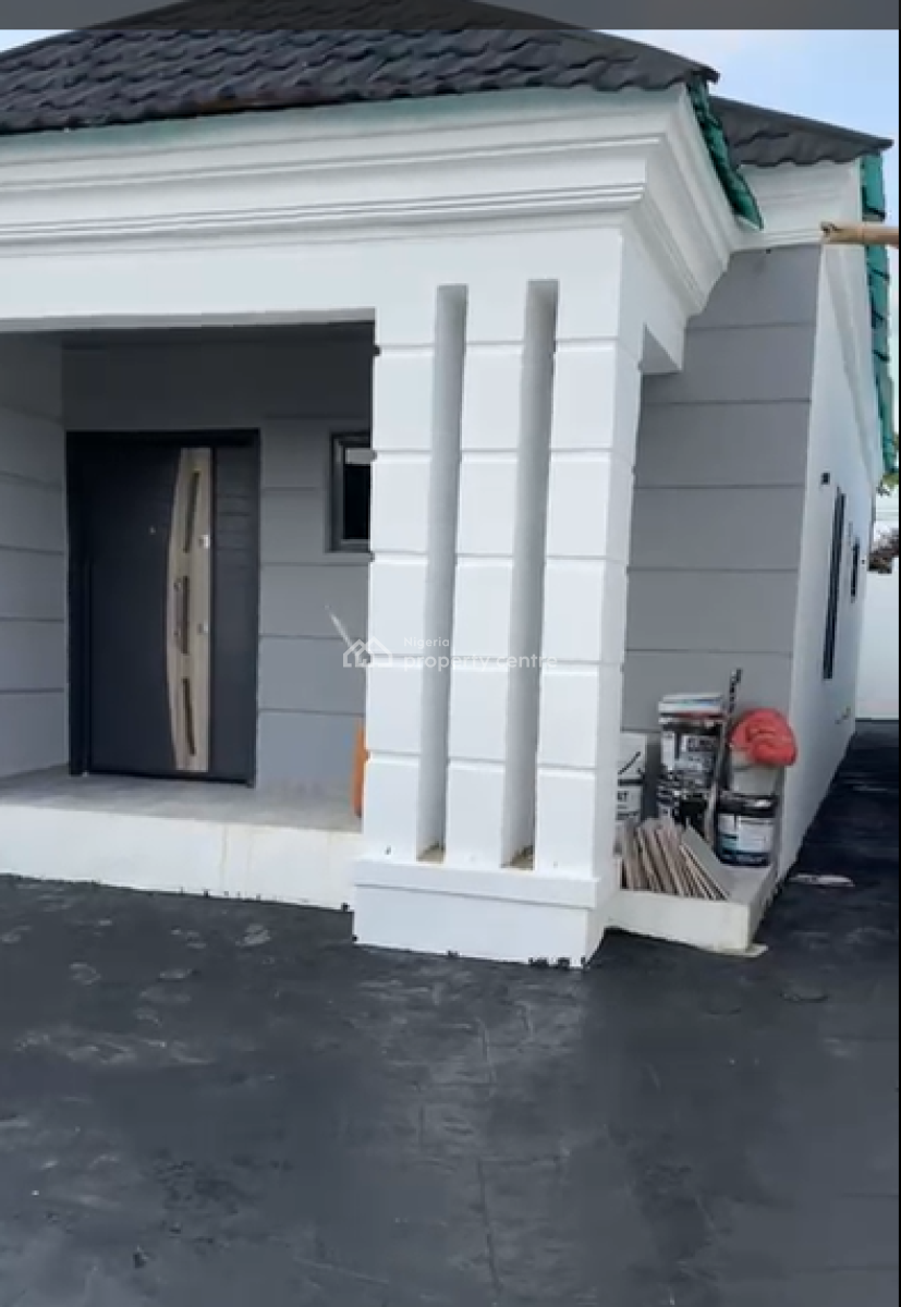 Exquisitely Modernised  3-bedroom Detached Bungalow, Abraham Adesanya, Ajah, Lagos, Detached Bungalow for Sale