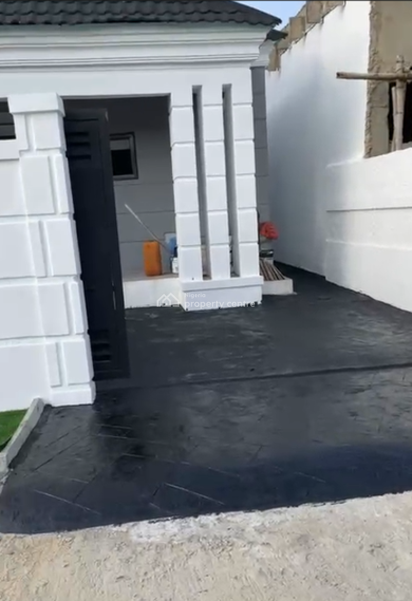 Exquisitely Modernised  3-bedroom Detached Bungalow, Abraham Adesanya, Ajah, Lagos, Detached Bungalow for Sale