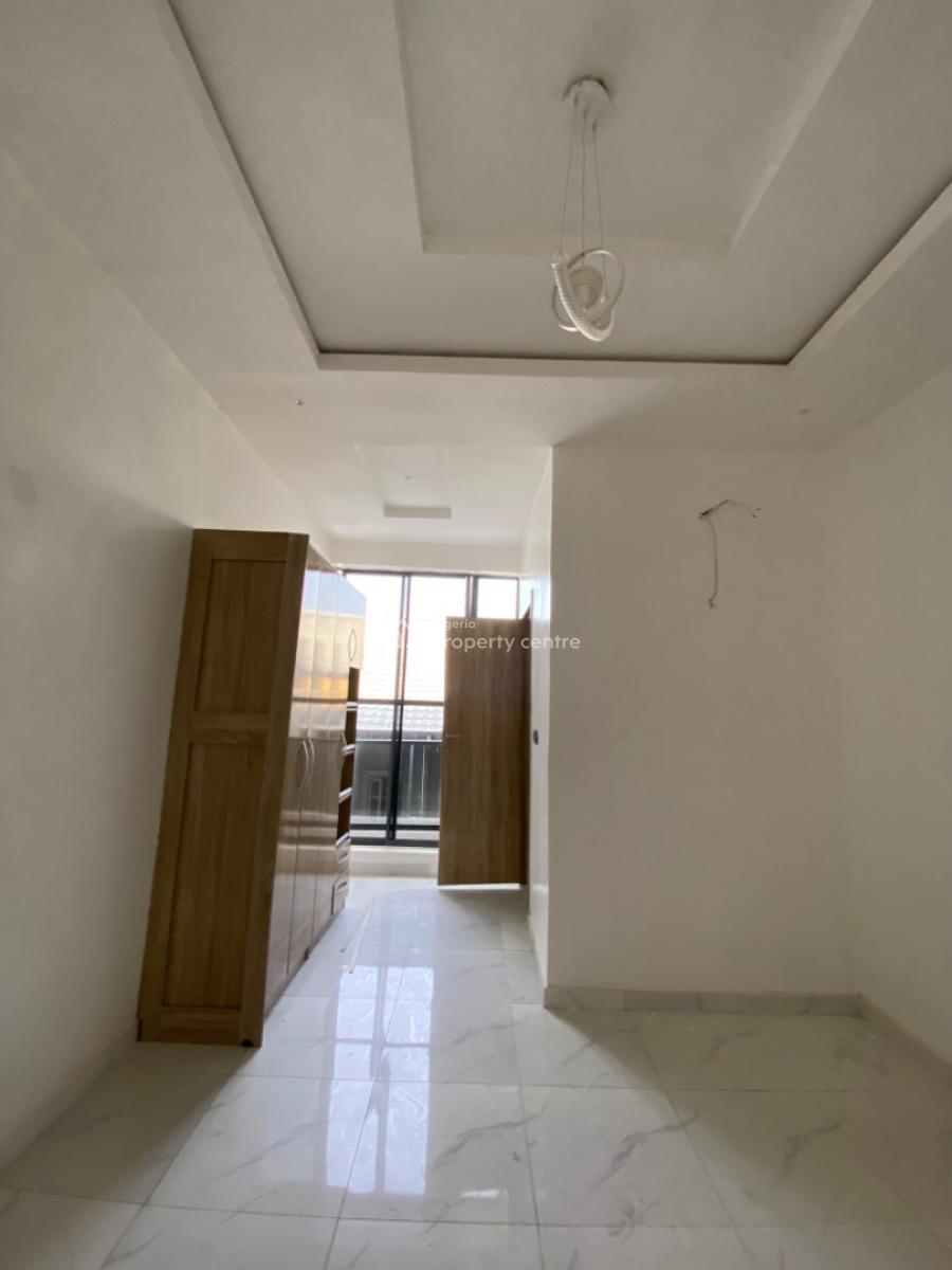 2 Bedroom Apartment, Ologolo, Lekki, Lagos, Flat / Apartment for Sale