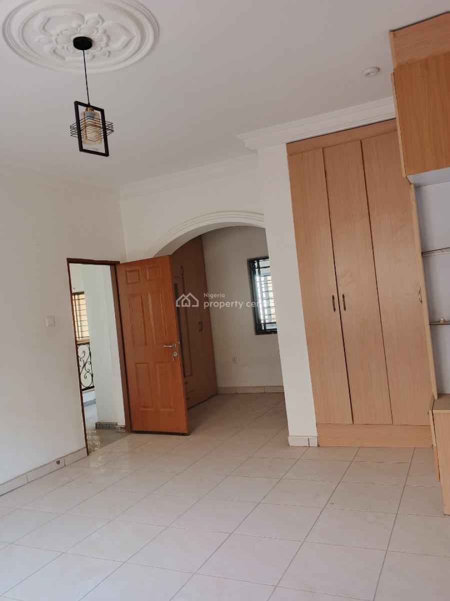 4 Bedroom Semi-detached Duplex Having Its Own Compound with Gate, Amino Kano Crescent, Wuse 2, Abuja, Semi-detached Duplex for Rent