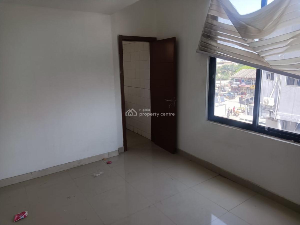 3 Bedroom Terrace, Muriokunla Street, Victoria Island (vi), Lagos, Flat / Apartment for Rent
