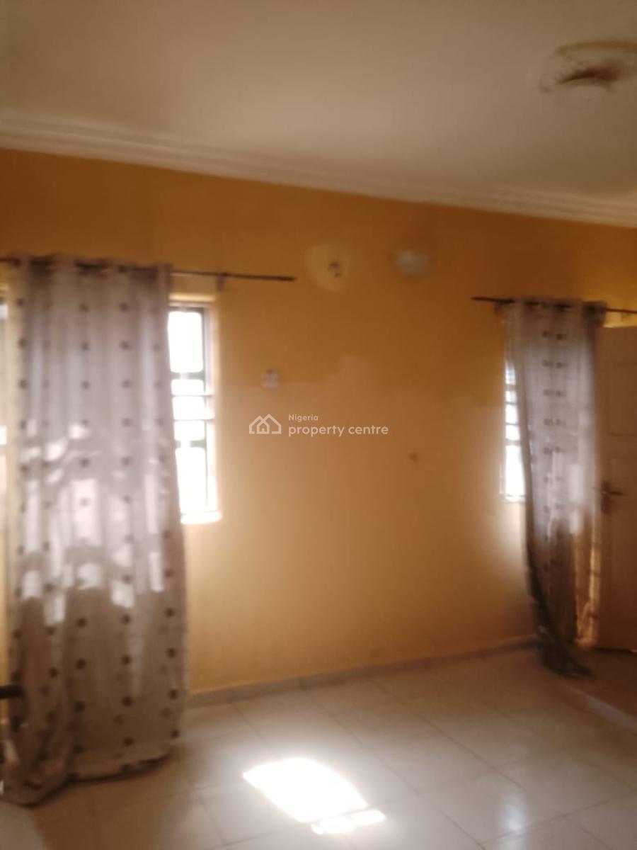 Office/ Residential Use 2 Bedrooms Flat Upstairs, Area 3, Garki, Abuja, Flat / Apartment for Rent