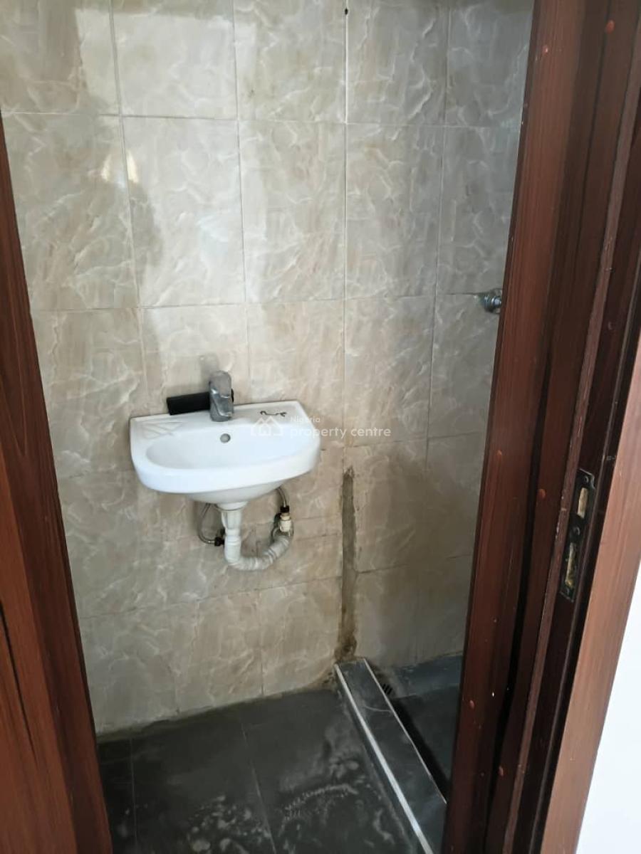 3 Bedroom Apartment, Ologolo Estate, Lekki, Lagos, Flat / Apartment for Rent