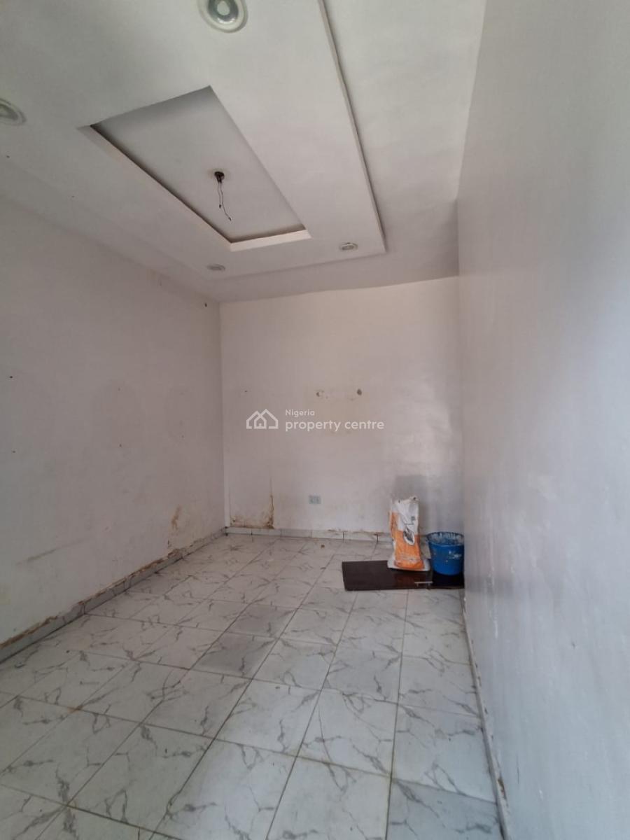 Standard Mini Flat Very Close to Estate Gate Interlock Road,, Ajah, Lagos, Mini Flat (room and Parlour) for Rent