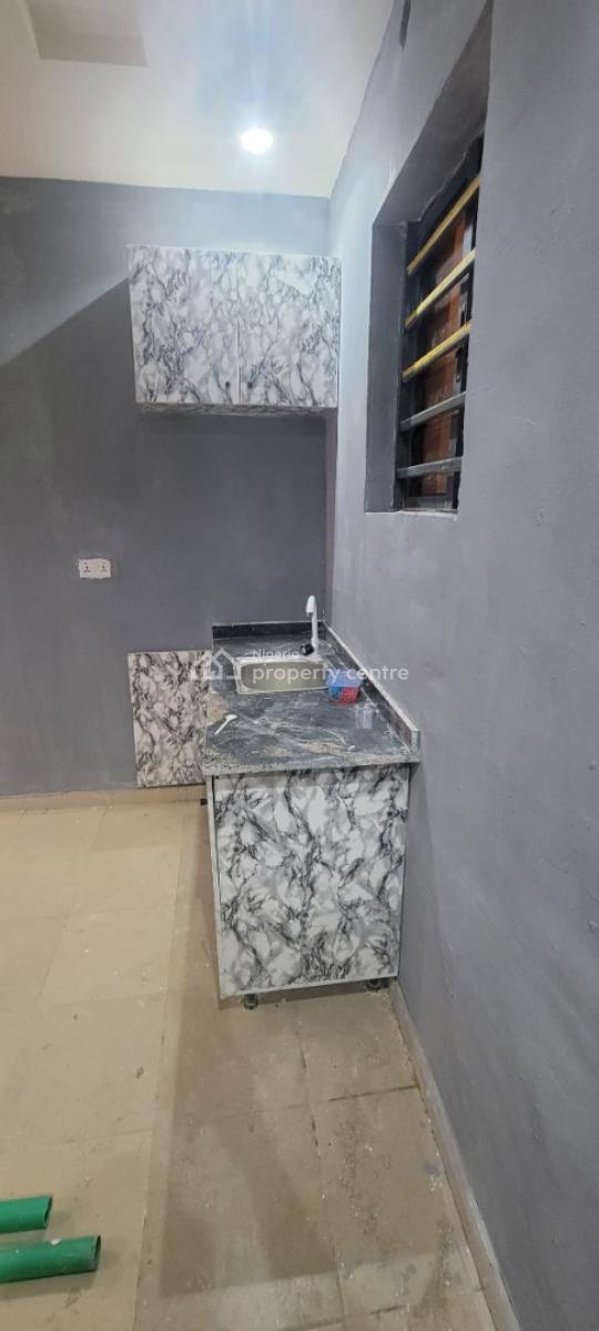 Mini Flat Available, Close to Maryland Cantonment, Onigbongbo, Maryland, Lagos, Mini Flat (room and Parlour) for Rent